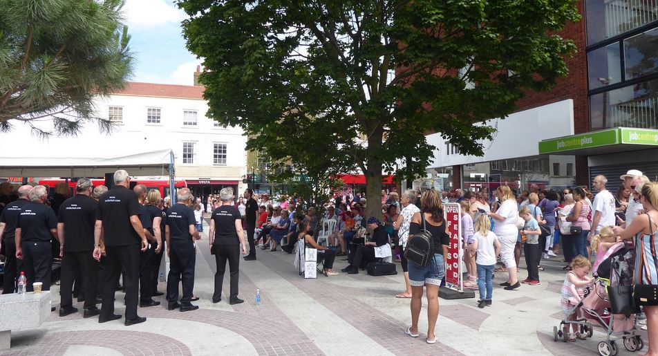 RockChoir-WideShot-Crowd